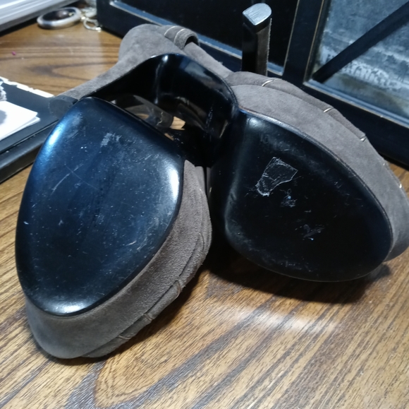 Authentic Gucci Olive Green Sling Back Sandals - Picture 16 of 16